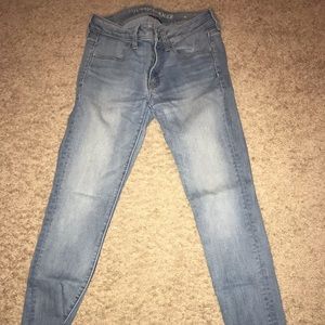 American Eagle skinny jeans size 6!